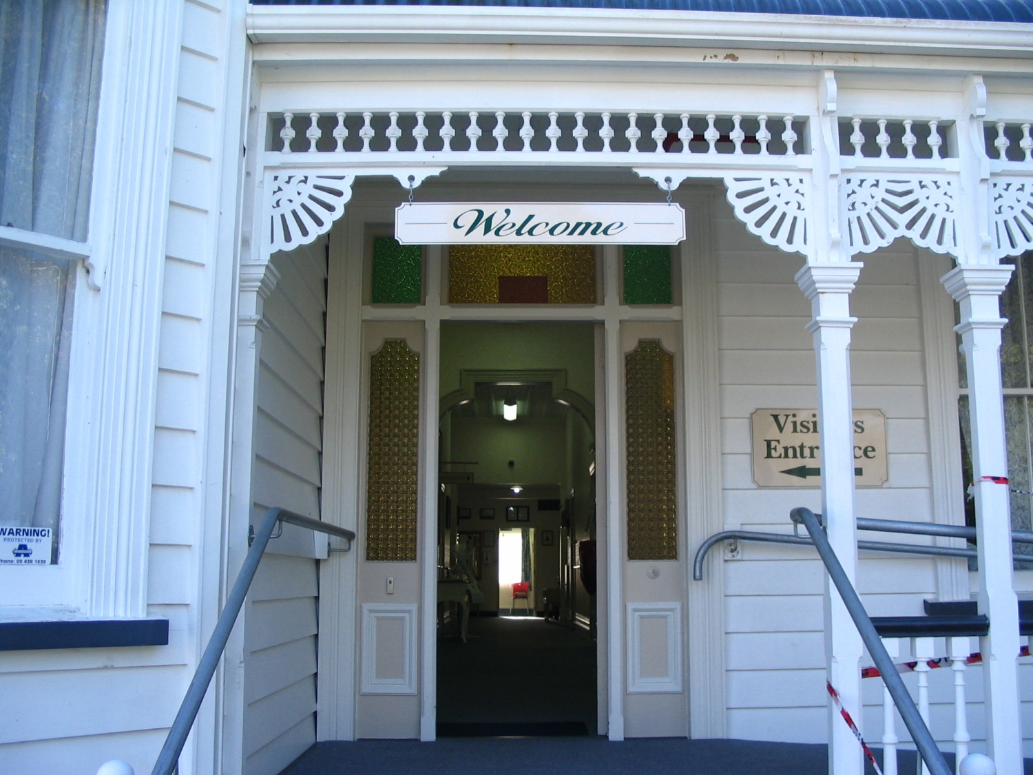 Resthome-Whangarei-Cairnfield-House-Entrance
